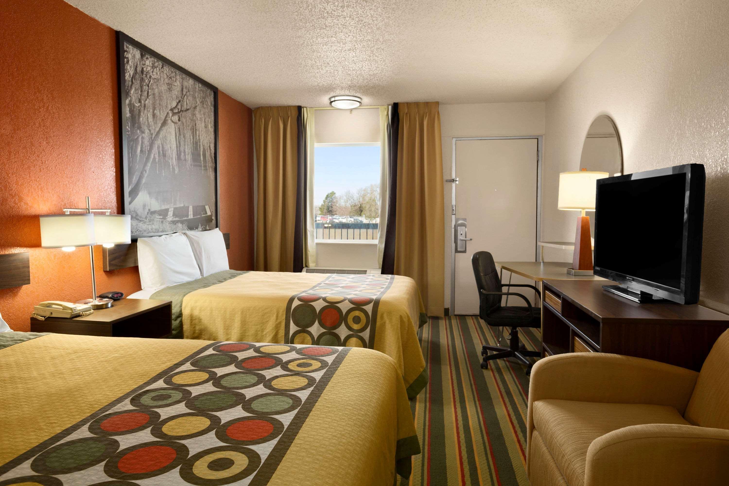 Super 8 By Wyndham Woodward Hotel Buitenkant foto