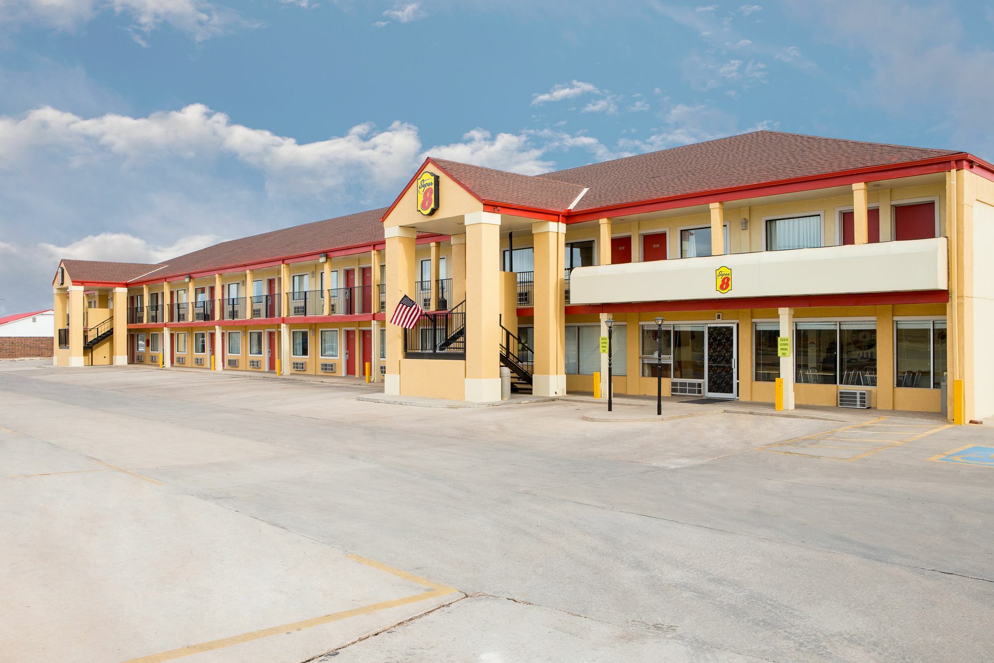 Super 8 By Wyndham Woodward Hotel Buitenkant foto